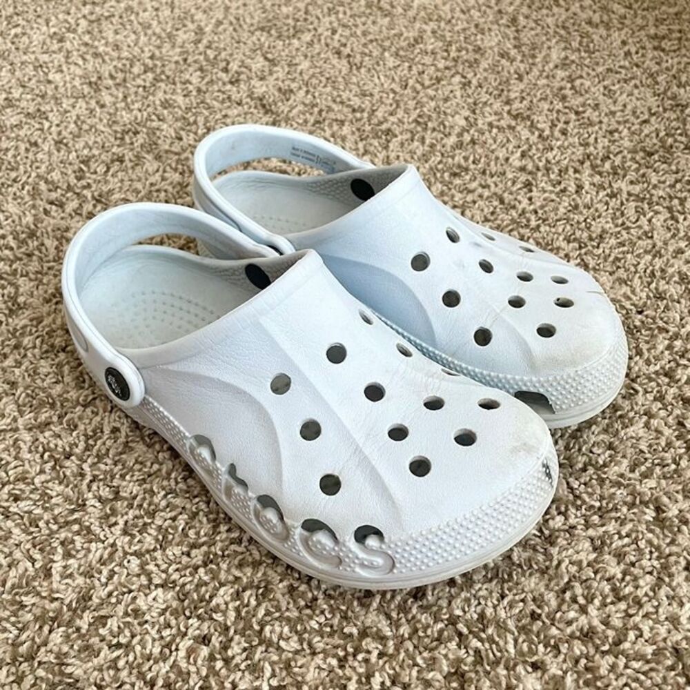 Size 7 / Women's Crocs Sandals